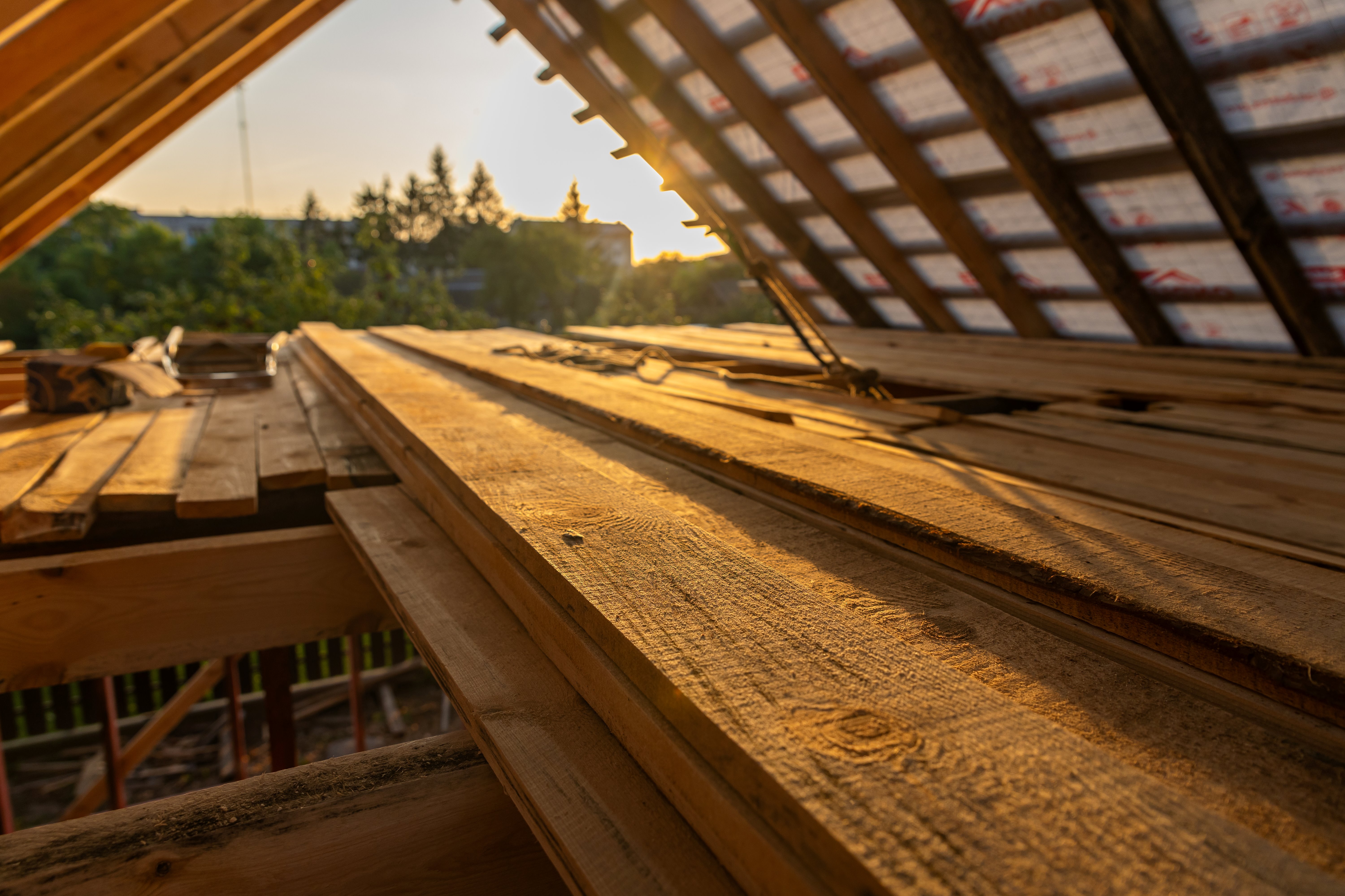 des planche sur un toit